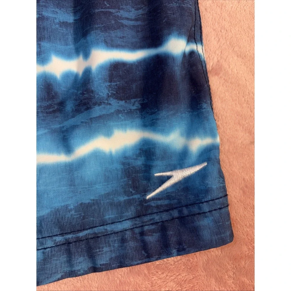 Speedo Ocean Waves Print Swim Trunks Shorts. Blue & White Swimsuit. Men's XL